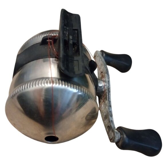 Vintage Zebco 33 Authentic Spincast Fishing Reel With Metal Body & Dual Knobs - Picture 5 of 8